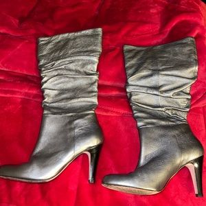 Aldo Spain Silver Leather High Heel Fashion Boots Womens Size 37 EUR 6B.